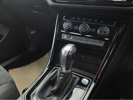 2016 Volkswagen Touran ( 162 REG 1.4 HIGHLINE 7 SEATER CARPLAY ANDROID AUTO LARGE TOUCH SCREEN - SPECIALISING IN IMPORTS OF GERMAN AUTOMATIC HI SPEC €16,950 thumbnail