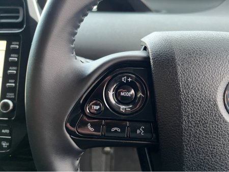 2021 Toyota Prius S 4WD AUTOMATIC HYBRID 1.8 PETROL //KEYLESS ENTRY//REVERSE CAMERA//ADAPTIVE CRUISE CONTROL// €19,950 thumbnail