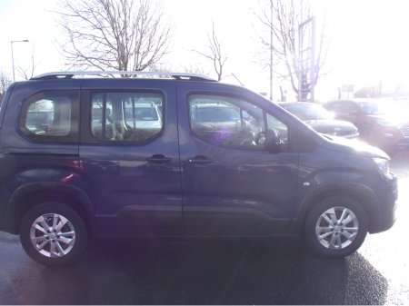 2019 Peugeot Rifter ALLURE 1.5 HDI 100PS 5DR MPV €17,950 thumbnail
