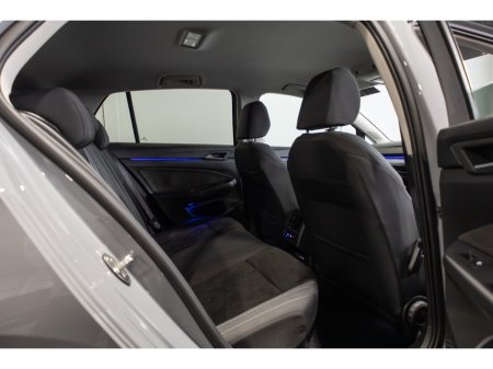 2023 Volkswagen Golf 2.0 TDI 115HP Style €28,450 thumbnail