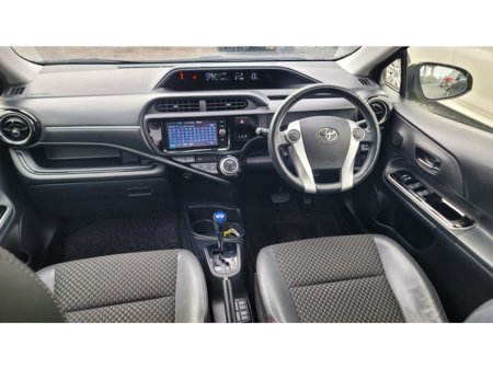 2016 Toyota Aqua - thumbnail 13