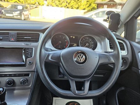 2013 Volkswagen Golf - thumbnail 24