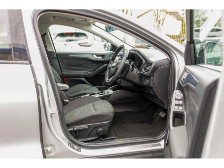 2020 Ford Focus - thumbnail 9