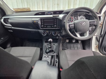 2022 Toyota Hilux ACTIVE PLUS D-4D 4WD DCB €27,500 thumbnail