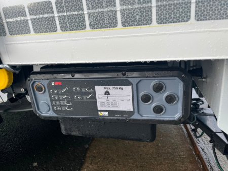 2026 Renault Master Renault Master Curtain Side with Tail Lift thumbnail