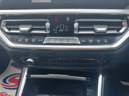 2019 BMW 3 Series - thumbnail 17