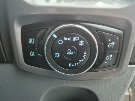 2015 Ford Transit Custom 100PS 270 SWB L4 LR 4DR €9,950 thumbnail