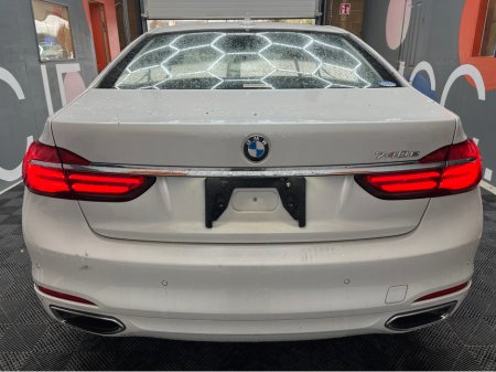 2017 BMW 7 Series - thumbnail 3