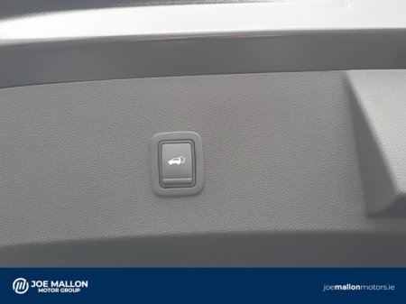 2026 Renault 4 iconic 52kWh 150hp thumbnail