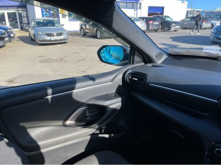 2020 Toyota Yaris - thumbnail 15