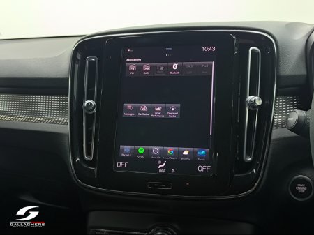 2022 Volvo XC40 (221) R-DESIGN T4 RECHARGE AUTO €33,995 thumbnail