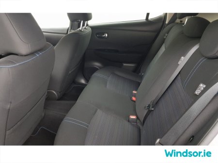 2024 Nissan Leaf - thumbnail 8