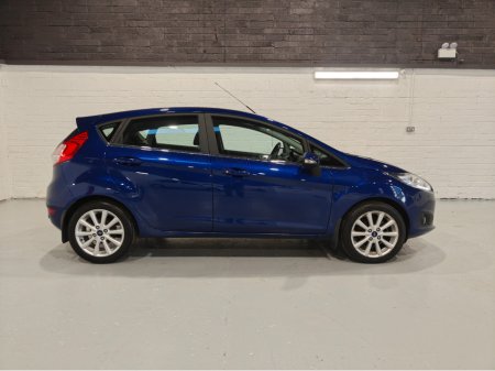 2017 Ford Fiesta - thumbnail 3