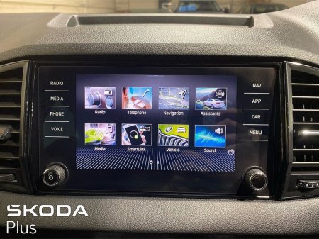 2025 Skoda Karoq Selection 2.0TDI 115bhp €35,950 thumbnail