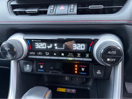 2024 Toyota Rav4 4X4 PHEV - Platinum Modelista - New model €48,940 thumbnail