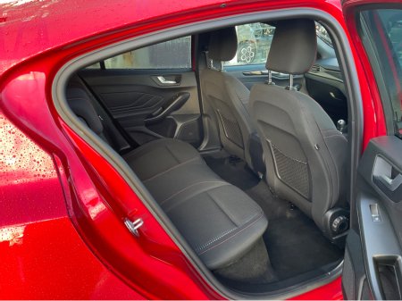 2024 Ford Focus 1.0L ECO ST-LINE 125PS M €26,500 thumbnail