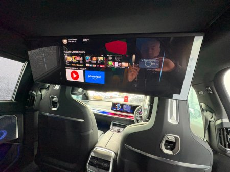 2025 BMW 7 Series M760e xDrive M Sport Pro [Ultimate Pack] €134,995 thumbnail