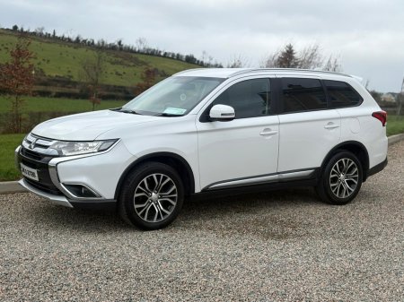 2018 Mitsubishi Outlander - thumbnail 2