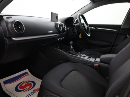 2018 Audi A3 - thumbnail 16