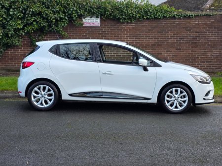 2017 Renault Clio 1.2 16V 75 DYNAMIQUE NAV €9,995 thumbnail