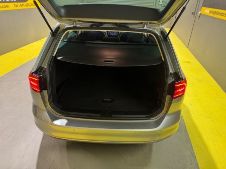 2019 Volkswagen Passat - thumbnail 27