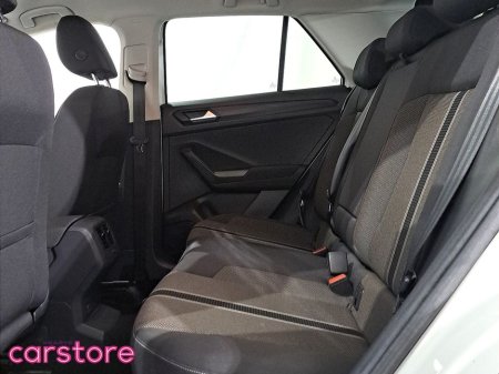 2018 Volkswagen T-Roc 1.0 TSI 115bhp Design €19,890 thumbnail