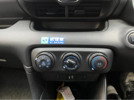 2021 Toyota Yaris - thumbnail 16