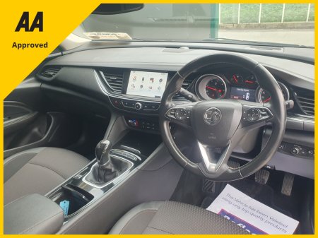 2017 Vauxhall Insignia - thumbnail 24