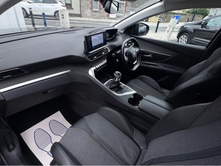 2021 Peugeot 5008 - thumbnail 7