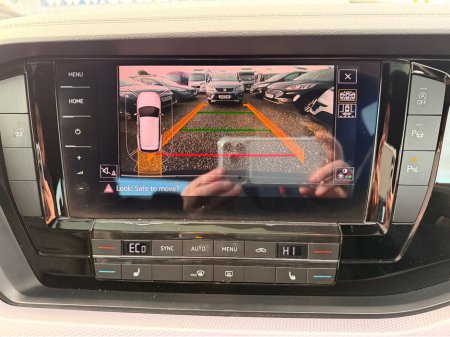 2019 Volkswagen Touareg 3.0 TDI V6 R-LINE  AUTO 285BHP ( 191 REG ) €49,850 thumbnail