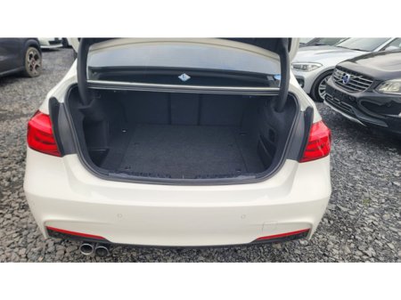 2016 BMW 3 Series - thumbnail 13