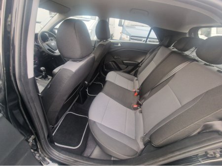 2017 Hyundai i20 - thumbnail 20