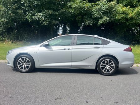 2018 Opel Insignia 1.6 (110PS) Turbo D ecoTEC SC €8,950 thumbnail