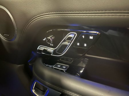 2022 Land Rover Range Rover - thumbnail 4