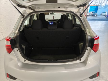 2020 Toyota Yaris - thumbnail 18