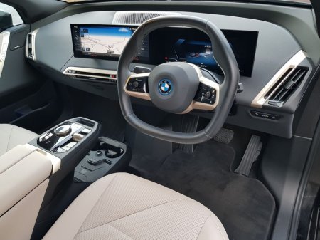 2023 BMW iX xDrive40 M Sport €57,995 thumbnail