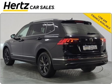 2024 Volkswagen Tiguan - thumbnail 2