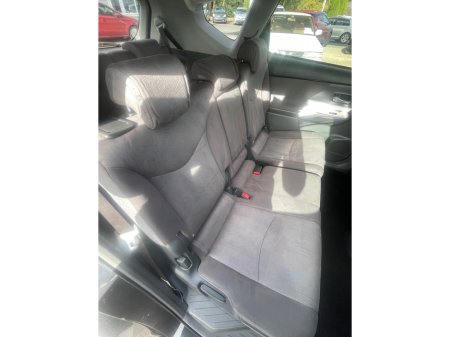 2013 Toyota Prius - thumbnail 12