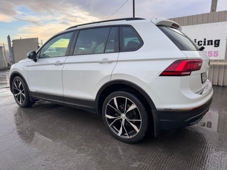 2021 Volkswagen Tiguan LIFE 2.0 TDI MANUAL 6SPEED FWD 122BHP 5 5DR €26,800 thumbnail