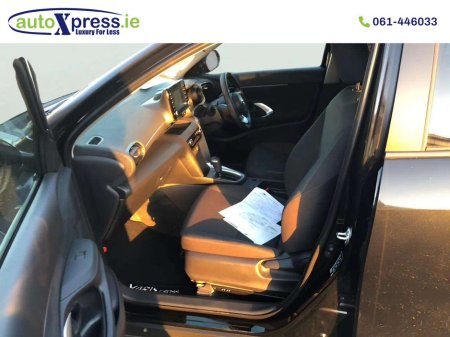 2022 Toyota Yaris Cross 1.5 HYBRID G Only 7000 Miles €26,995 thumbnail