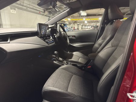 2022 Toyota Corolla LUNA SPORT HATCHBACK // AIR CON // BLUETOOTH // REAR CAMERA // FULL WARRANTY €26,945 thumbnail