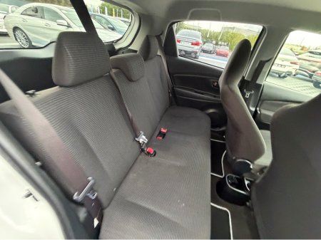 2019 Toyota Yaris - thumbnail 23