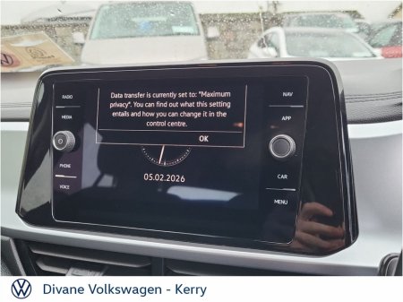 2022 Volkswagen T-Roc LIFE 2.0 TDI 116 BHP €26,950 thumbnail