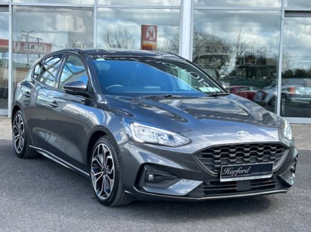2021 Ford Focus - view 3