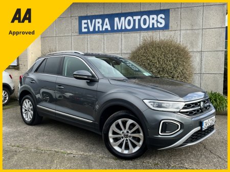 2024 Volkswagen T-Roc - thumbnail 1