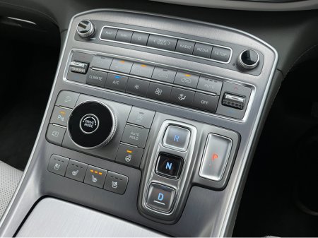 2022 Hyundai Santa Fe 7 SEATER EXECUTIVE PLUS AUTOMATIC 2.2 DIESEL //MASSIVE SPEC//KRELL SOUND SYSTEM//HEATED AND COOLED SEATS//FULL LEATHER ELECTRIC SEATS// €39,950 thumbnail