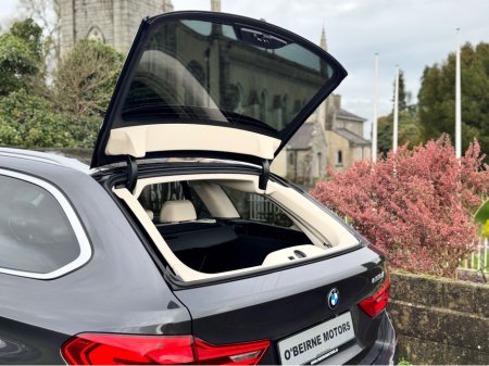2019 BMW 5 Series 520D TOURING * PANROOF * 3D CAMERA PACK * €24,950 thumbnail