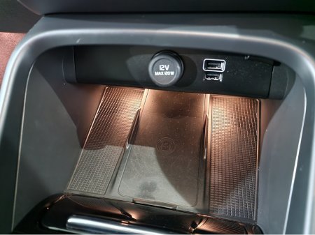 2022 Volvo XC40 T4 RECHARGE PLUS DARK AUTOMATIC **ONE OWNER / APPLE CARPLAY / BLIND SPOT ASSIST / CRUISE CONTROL / ELECTRIC BOOTLID / HEATED FRONT & REAR SEATS / REVERSE CAMERA / SAT NAV / WIRELESS PHONE CHARGING** €33,900 thumbnail