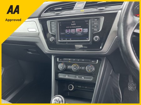 2016 Volkswagen Touran CL BLUEMOTION 1.6 TDI MANUAL 6SPEED FWD 115 €10,950 thumbnail