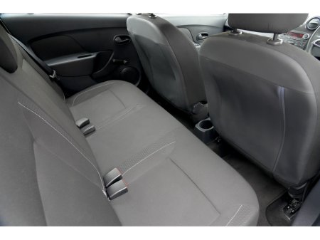 2018 Dacia Sandero - view 4